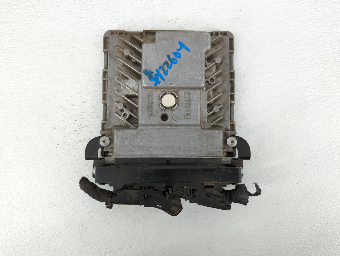 2014 Volkswagen Passat PCM Engine Control Computer ECU ECM PCU OEM P/N:06K 907 425 06K 906 070 J Fits OEM Used Auto Parts - 