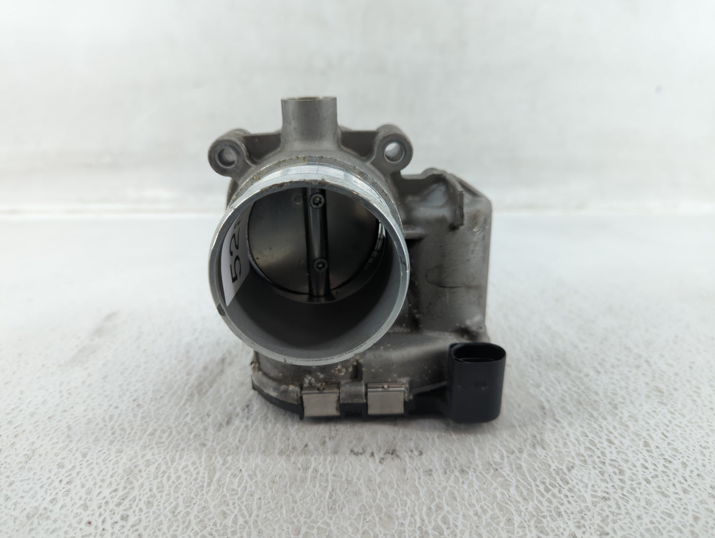 2014-2017 Volkswagen Passat Throttle Body P/N:06K 133 062 D 06K 133 062 E Fits Fits 2014 2015 2016 2017 OEM Used Auto Parts 