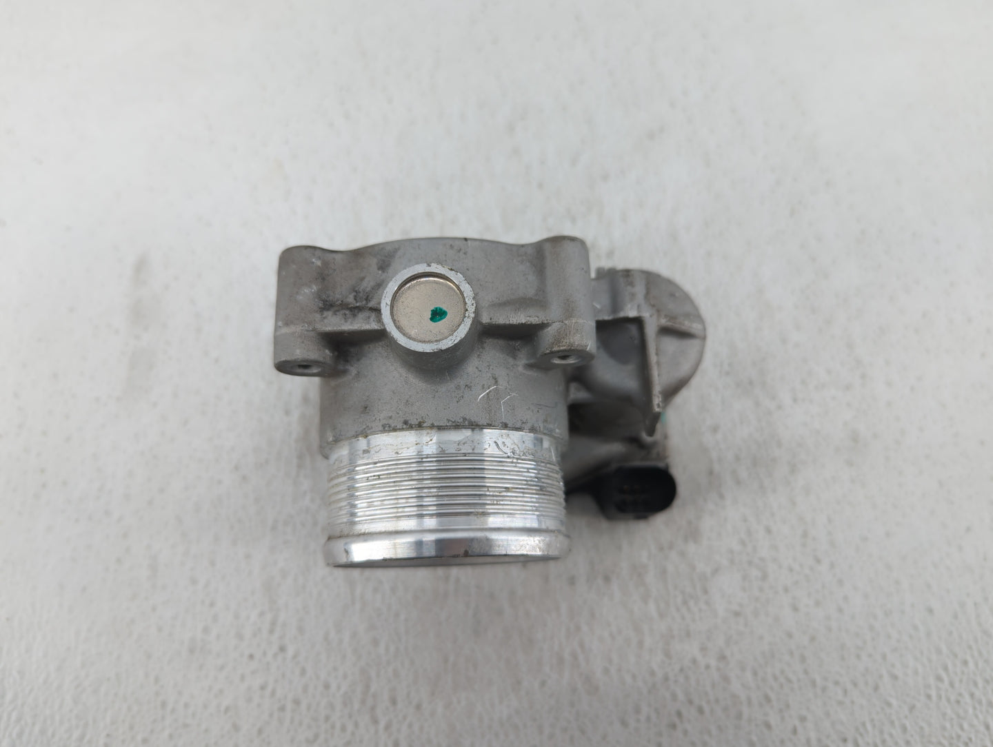 2014-2017 Volkswagen Passat Throttle Body P/N:06K 133 062 D 06K 133 062 E Fits Fits 2014 2015 2016 2017 OEM Used Auto Parts 