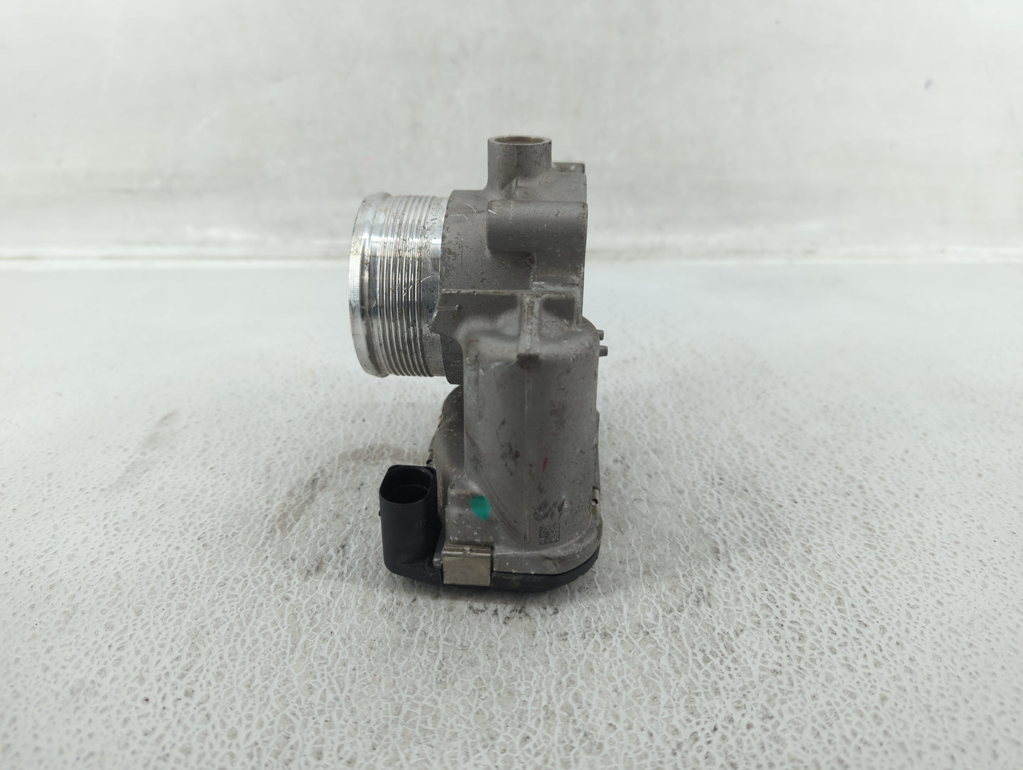 2014-2017 Volkswagen Passat Throttle Body P/N:06K 133 062 D 06K 133 062 E Fits Fits 2014 2015 2016 2017 OEM Used Auto Parts 