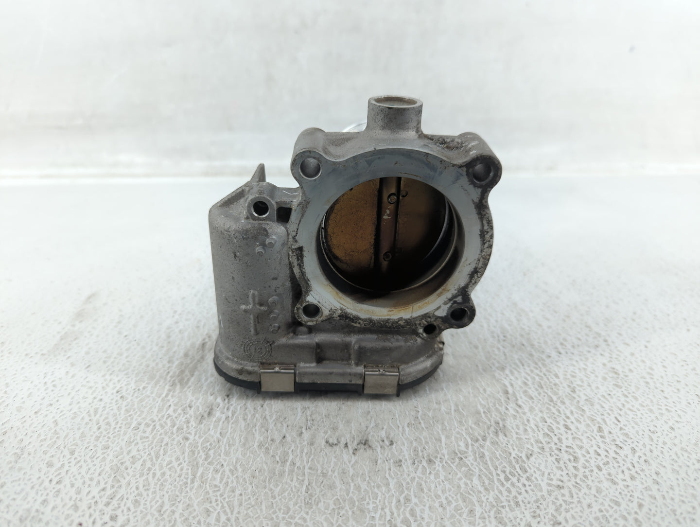 2014-2017 Volkswagen Passat Throttle Body P/N:06K 133 062 D 06K 133 062 E Fits Fits 2014 2015 2016 2017 OEM Used Auto Parts 
