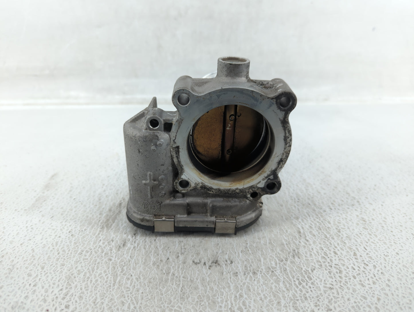 2014-2017 Volkswagen Passat Throttle Body P/N:06K 133 062 D 06K 133 062 E Fits Fits 2014 2015 2016 2017 OEM Used Auto Parts 