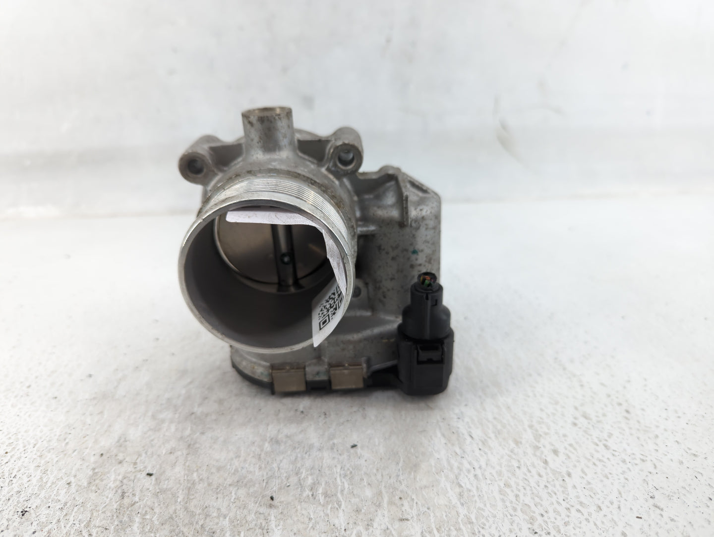 2014-2017 Volkswagen Passat Throttle Body P/N:06K 133 062 D Fits Fits 2014 2015 2016 2017 OEM Used Auto Parts - Oemusedautop