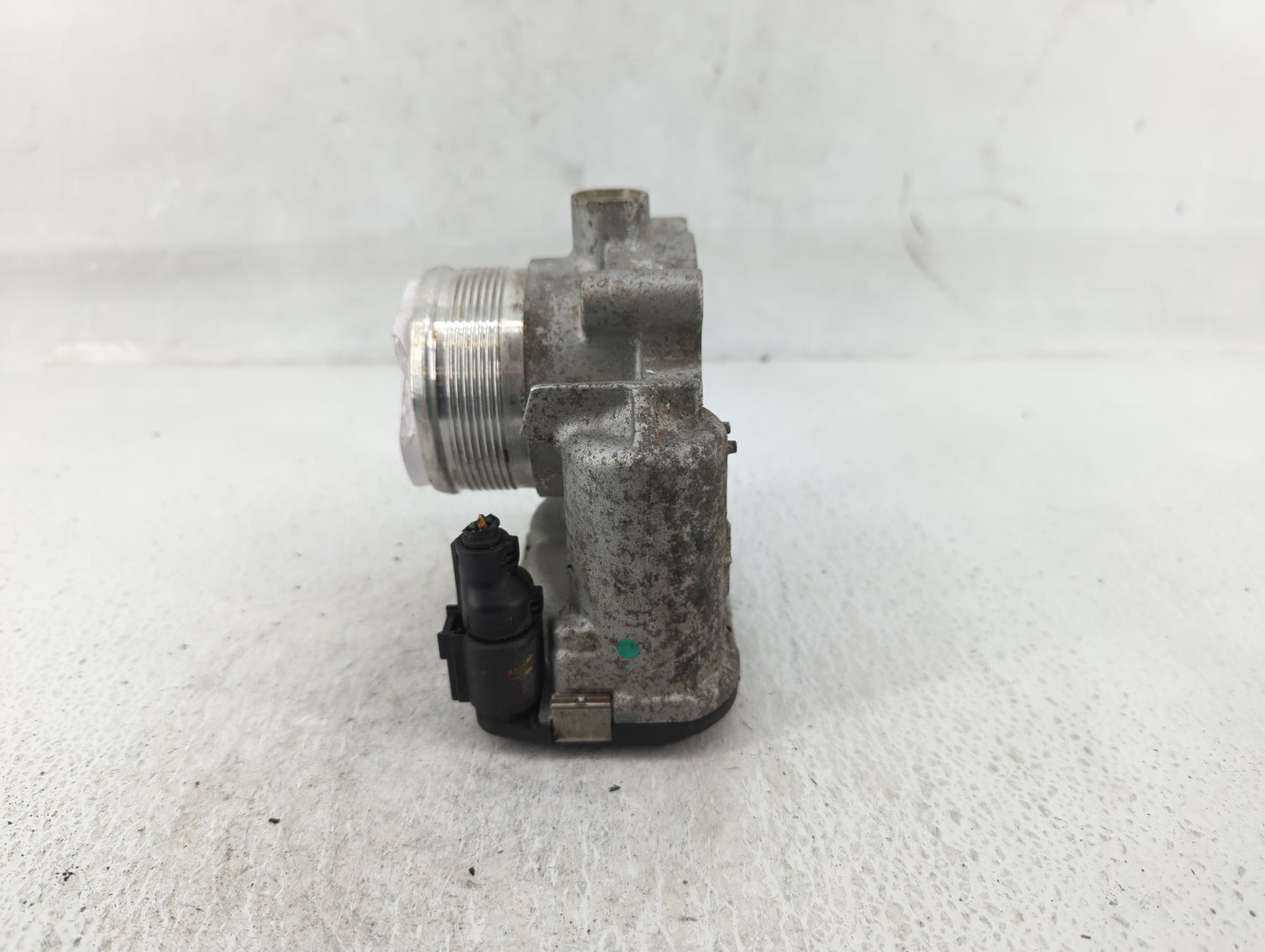 2014-2017 Volkswagen Passat Throttle Body P/N:06K 133 062 D Fits Fits 2014 2015 2016 2017 OEM Used Auto Parts - Oemusedautop