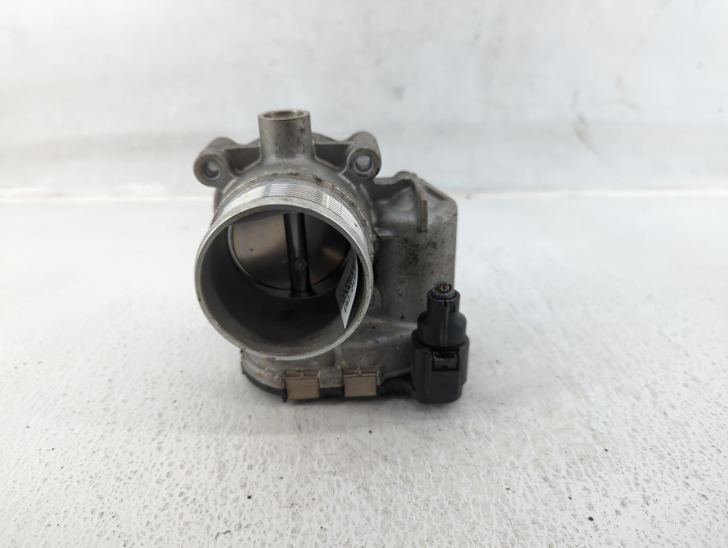 2014-2017 Volkswagen Passat Throttle Body P/N:06K 133 062 D Fits Fits 2014 2015 2016 2017 OEM Used Auto Parts - Oemusedautop