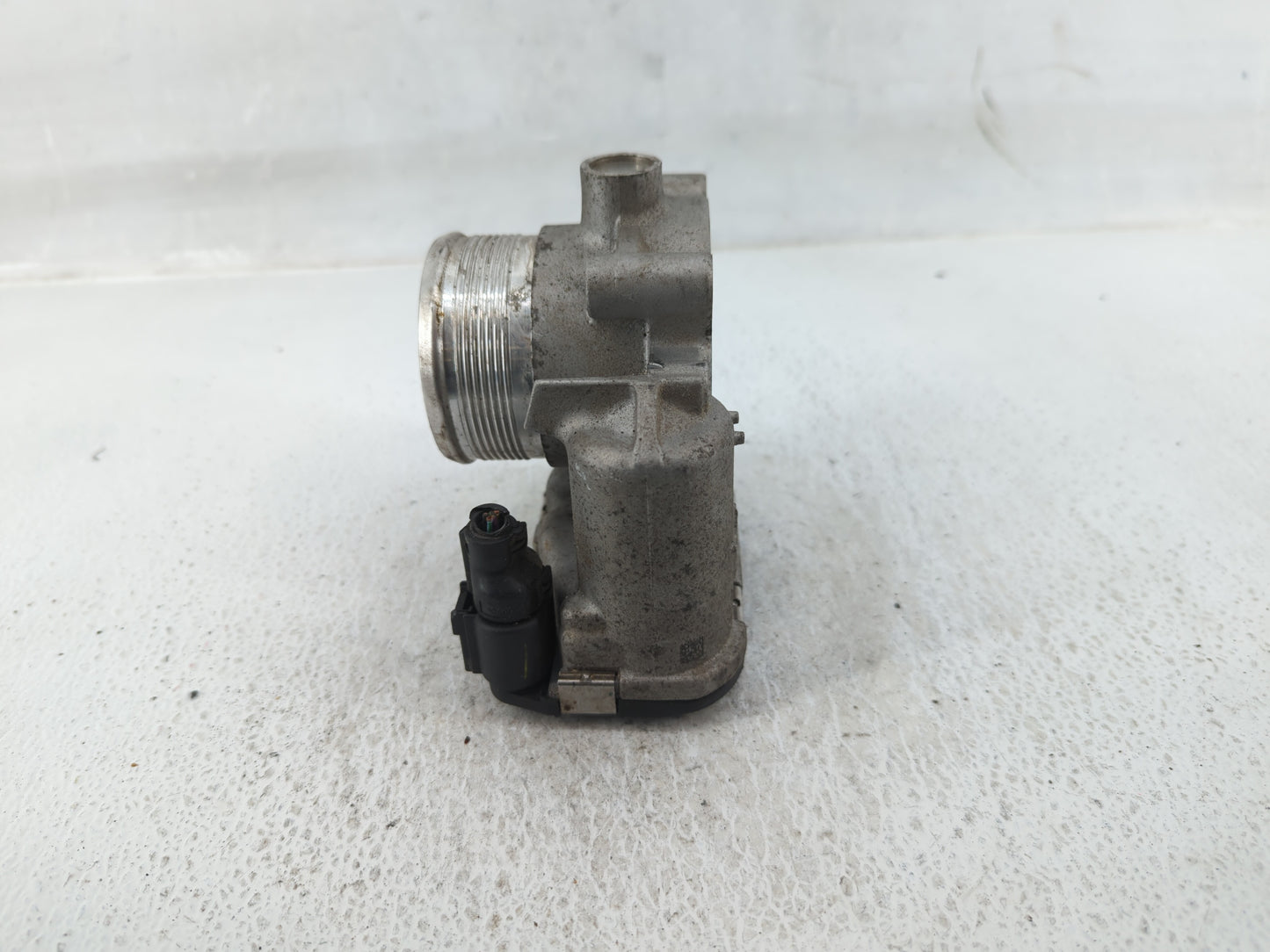 2014-2017 Volkswagen Passat Throttle Body P/N:06K 133 062 D Fits Fits 2014 2015 2016 2017 OEM Used Auto Parts - Oemusedautop