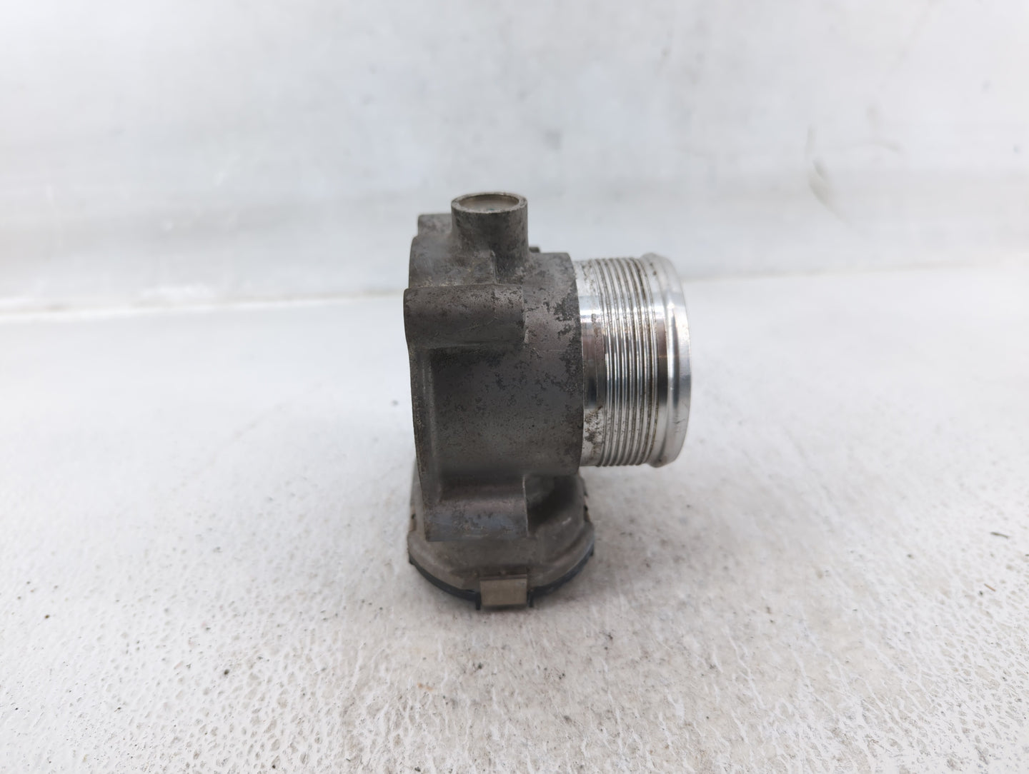 2014-2017 Volkswagen Passat Throttle Body P/N:06K 133 062 D Fits Fits 2014 2015 2016 2017 OEM Used Auto Parts - Oemusedautop