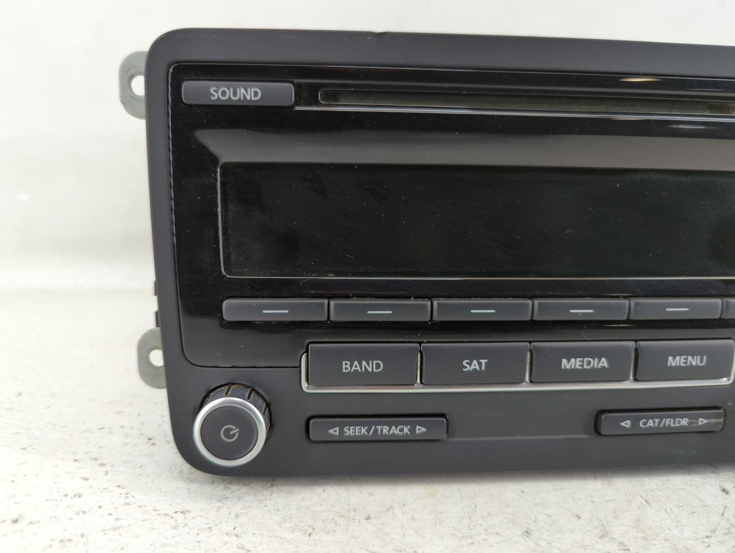 2012-2015 Volkswagen Passat Am Fm Cd Player Radio Receiver - Oemusedautoparts1.com