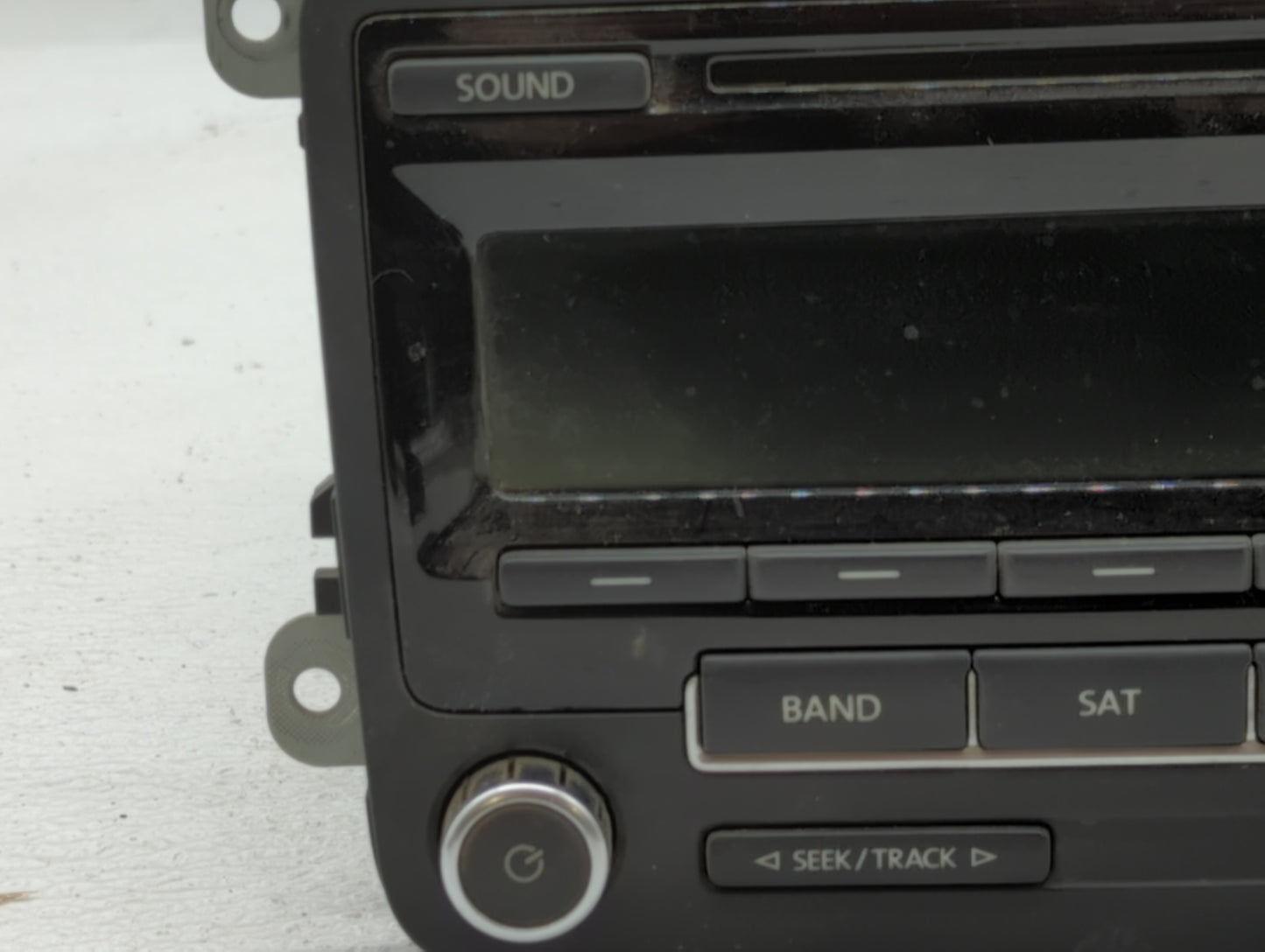 2012-2015 Volkswagen Passat Am Fm Cd Player Radio Receiver - Oemusedautoparts1.com