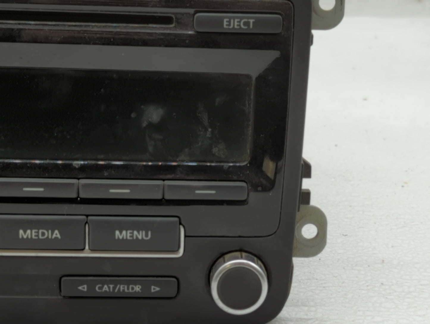 2012-2015 Volkswagen Passat Am Fm Cd Player Radio Receiver - Oemusedautoparts1.com