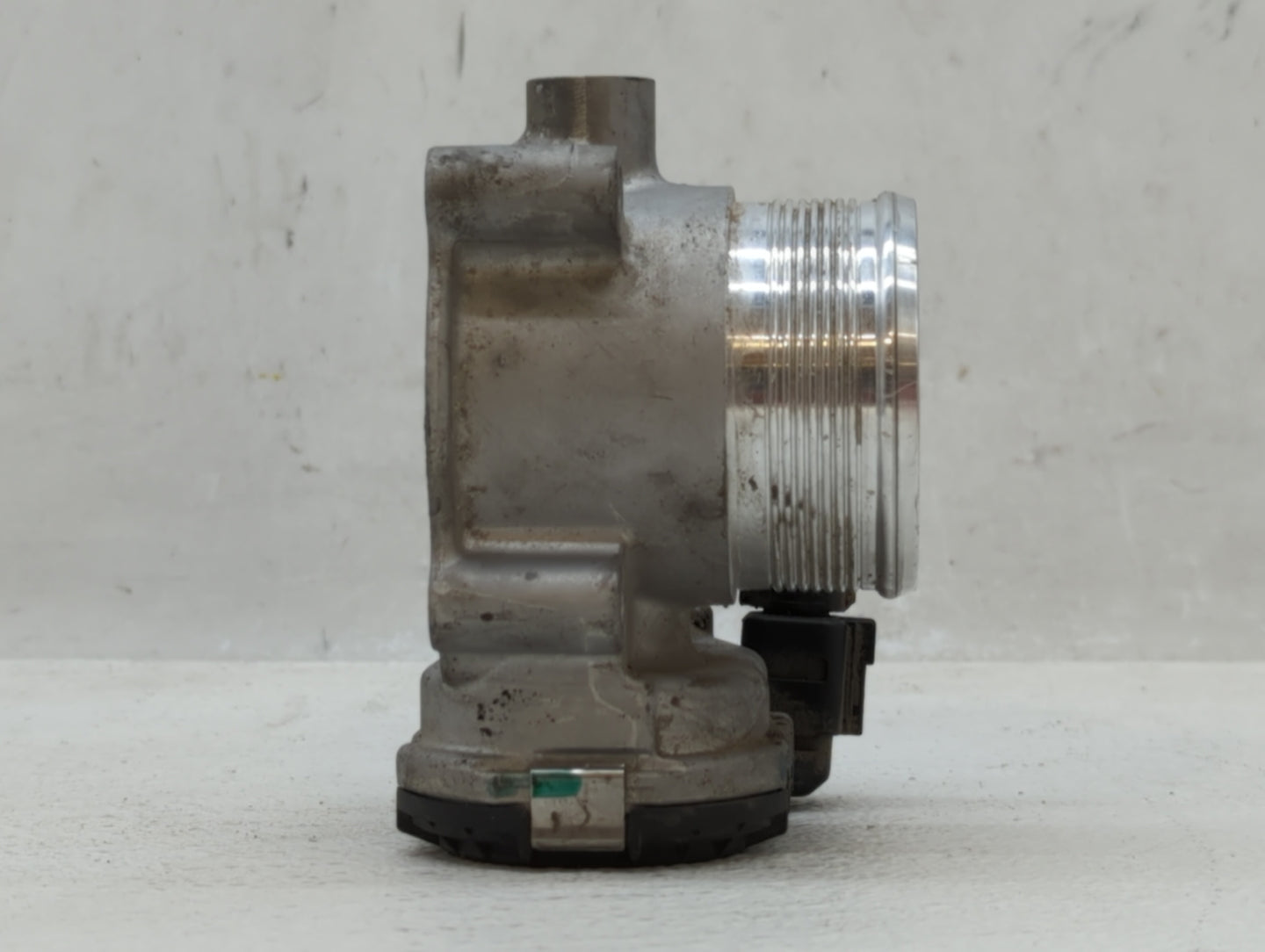 2014-2017 Volkswagen Passat Throttle Body P/N:06K 133 062 D Fits Fits 2014 2015 2016 2017 OEM Used Auto Parts - Oemusedautop