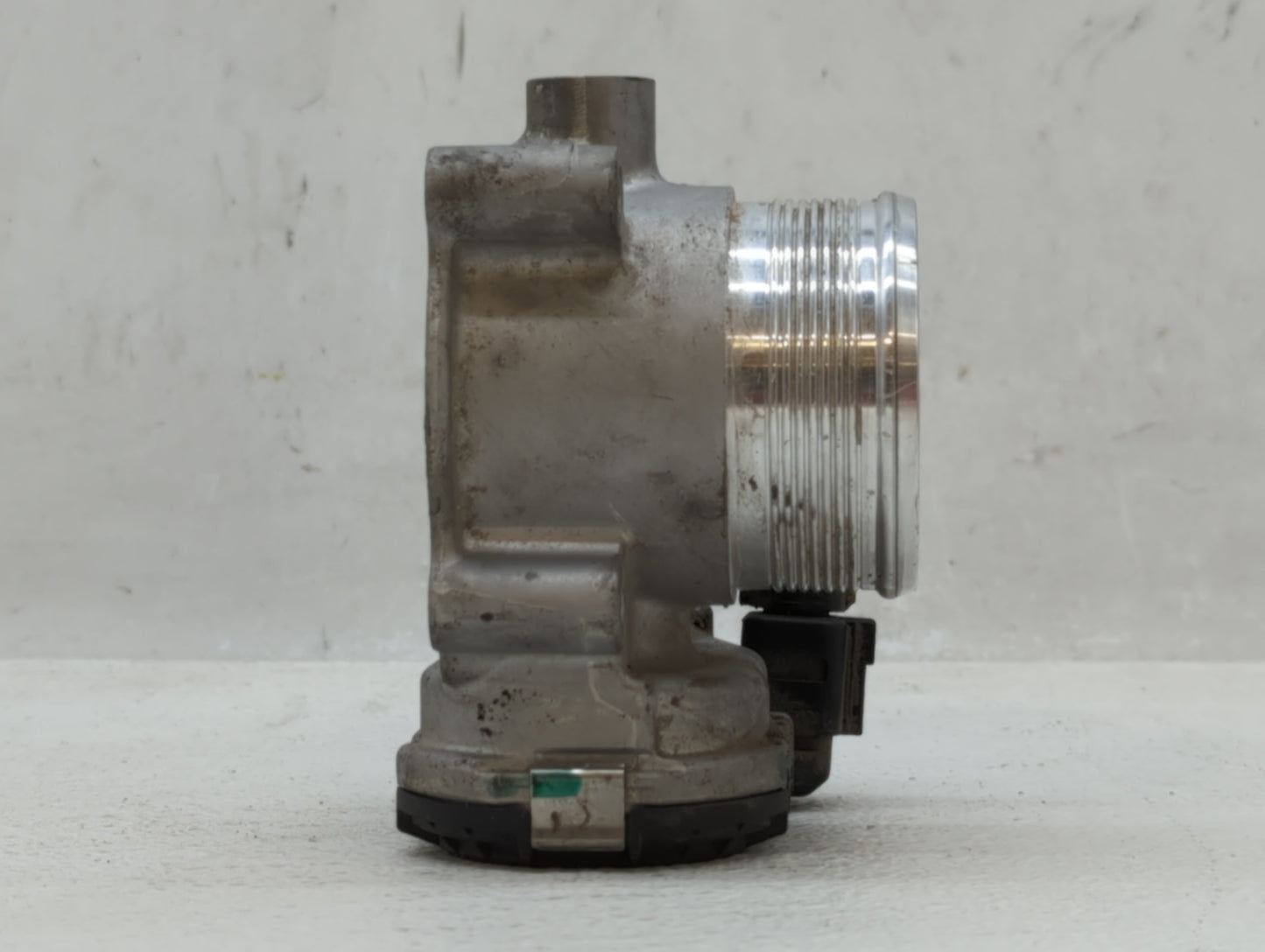 2014-2017 Volkswagen Passat Throttle Body P/N:06K 133 062 D Fits Fits 2014 2015 2016 2017 OEM Used Auto Parts - Oemusedautop