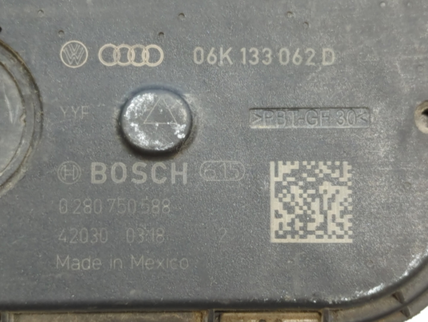 2014-2017 Volkswagen Passat Throttle Body P/N:06K 133 062 D Fits Fits 2014 2015 2016 2017 OEM Used Auto Parts - Oemusedautop