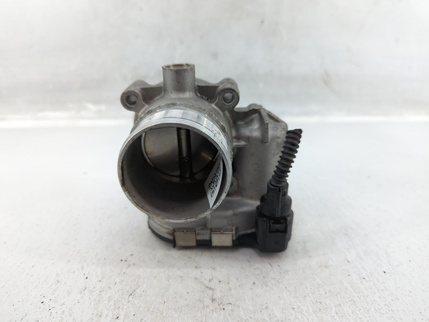 2014-2017 Volkswagen Passat Throttle Body P/N:06K 133 062 D Fits Fits 2014 2015 2016 2017 OEM Used Auto Parts - Oemusedautop
