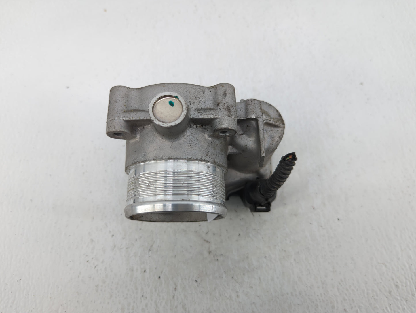2014-2017 Volkswagen Passat Throttle Body P/N:06K 133 062 D Fits Fits 2014 2015 2016 2017 OEM Used Auto Parts - Oemusedautop