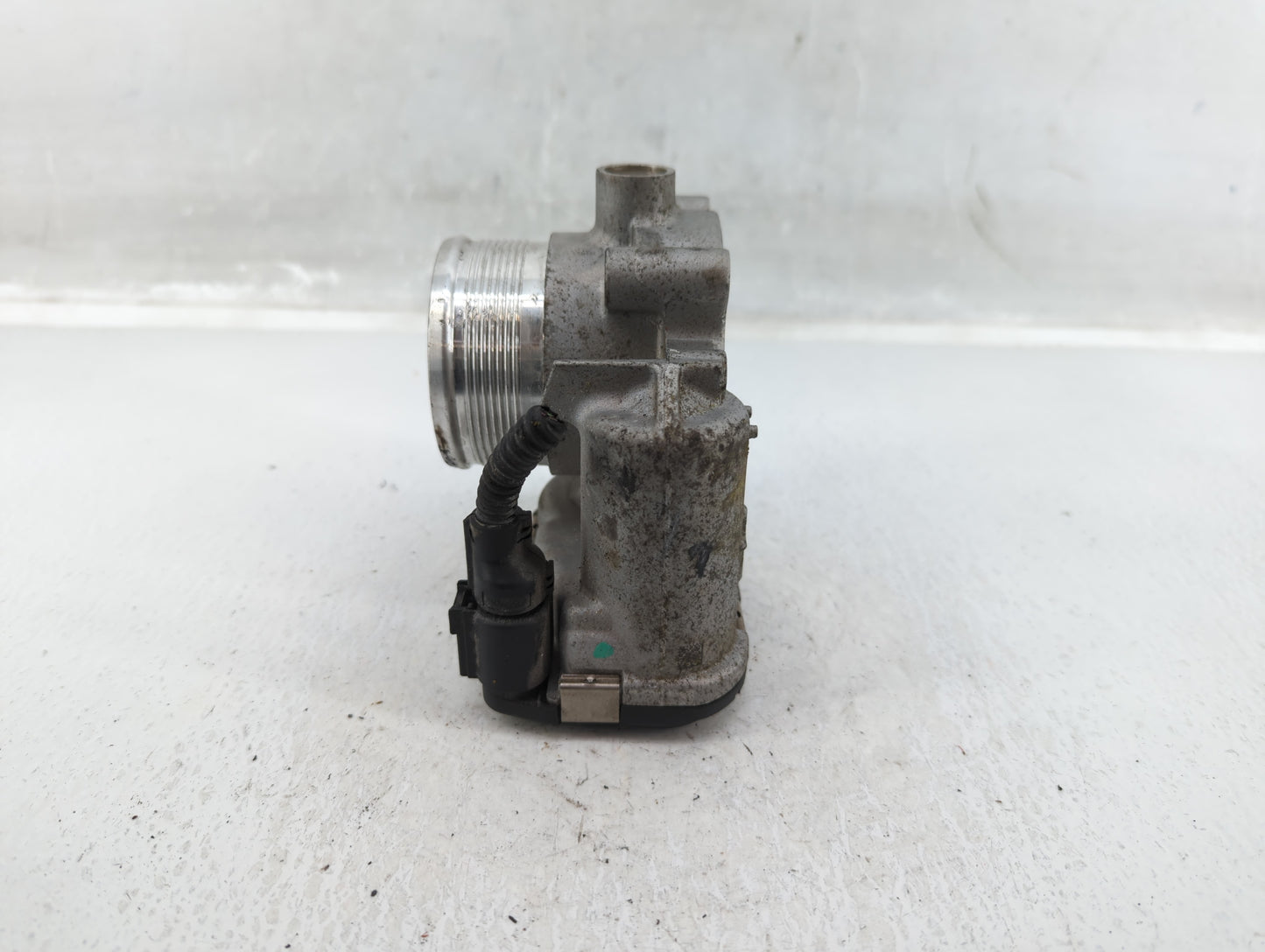 2014-2017 Volkswagen Passat Throttle Body P/N:06K 133 062 D Fits Fits 2014 2015 2016 2017 OEM Used Auto Parts - Oemusedautop