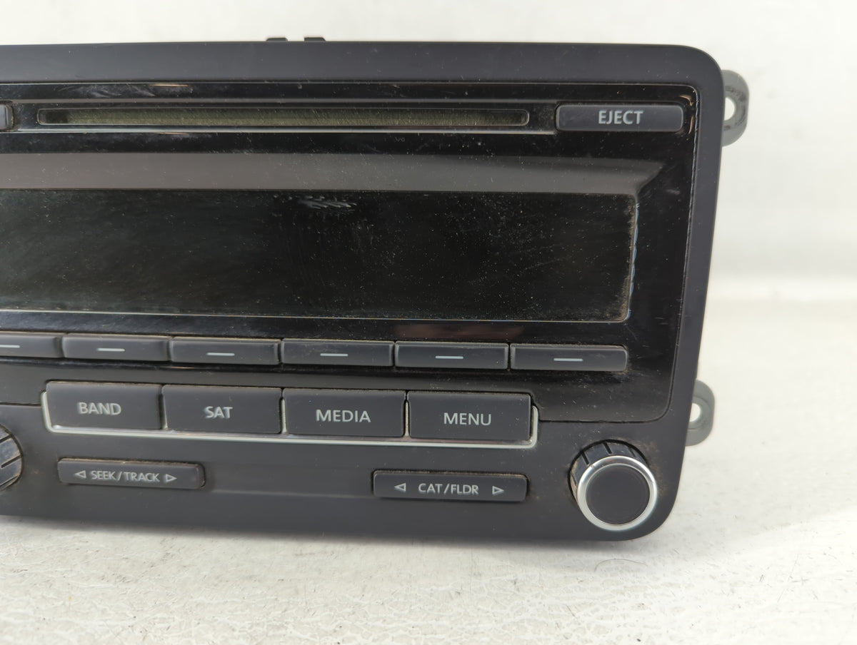 2013-2015 Volkswagen Passat Am Fm Cd Player Radio Receiver 582117 - Oemusedautoparts1.com