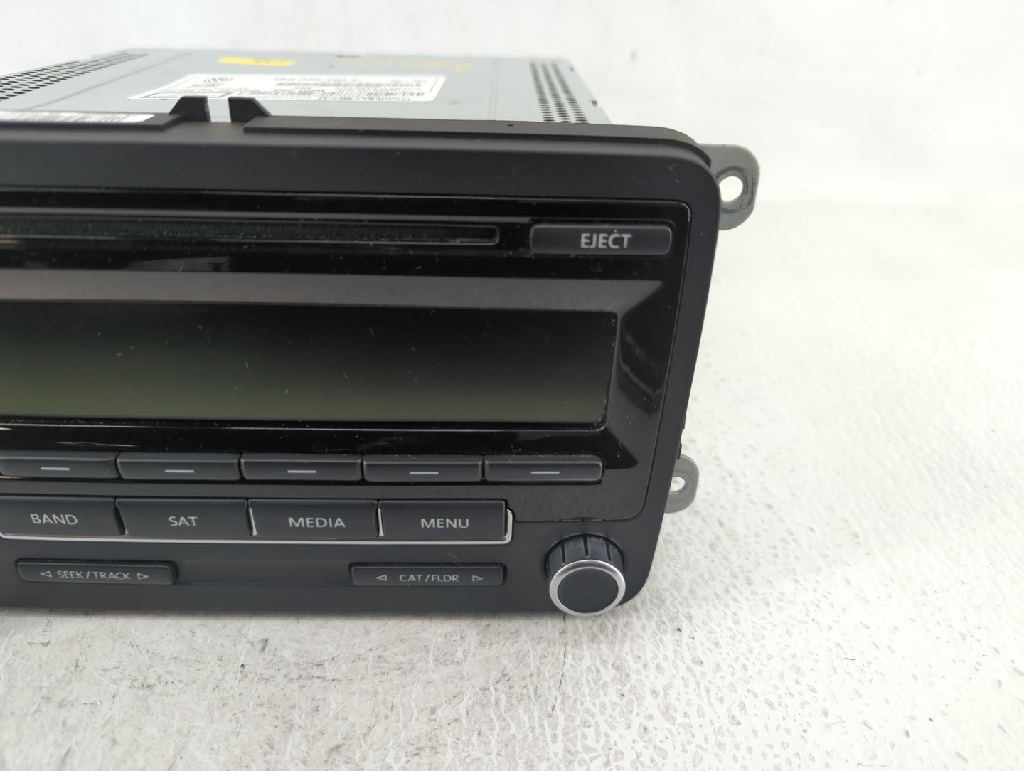 2013-2015 Volkswagen Passat Radio AM FM Cd Player Receiver Replacement P/N:1K0 035 164 F Fits Fits 2013 2014 2015 OEM Used A