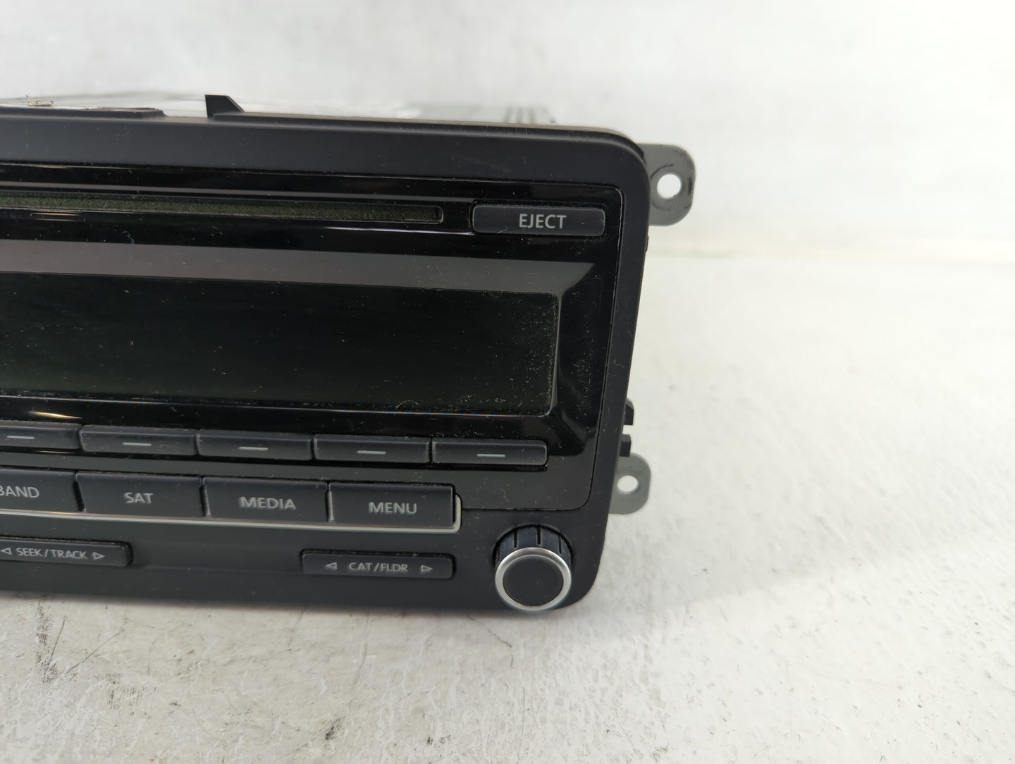 2012-2015 Volkswagen Passat Am Fm Cd Player Radio Receiver - Oemusedautoparts1.com