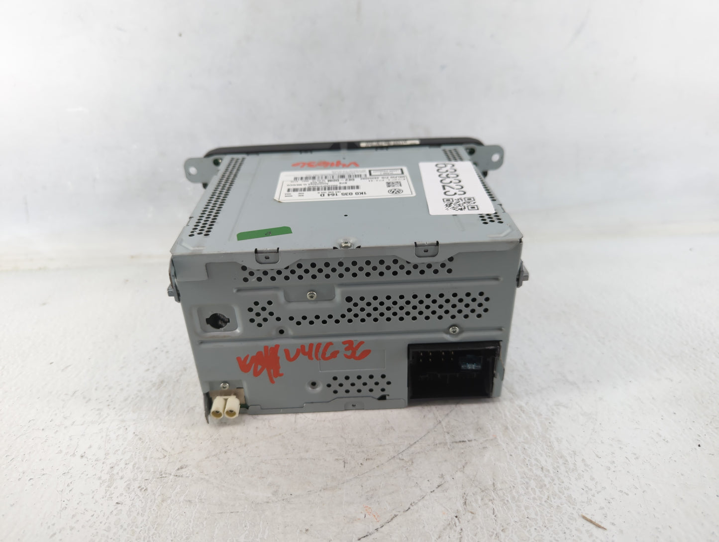 2012-2015 Volkswagen Passat Radio AM FM Cd Player Receiver Replacement P/N:1K0 035 164 D 28354813 Fits OEM Used Auto Parts -