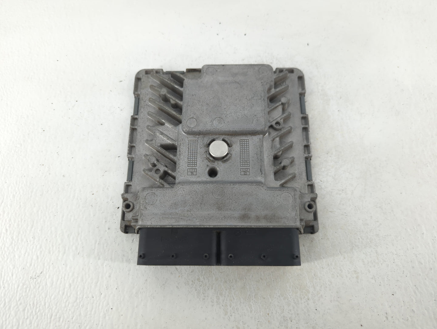2014 Volkswagen Passat PCM Engine Control Computer ECU ECM PCU OEM P/N:06K 907 425 C 06K 907 425, 06K 906 070 J Fits OEM Use
