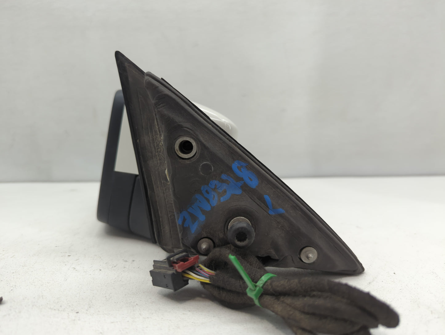 2013-2015 Volkswagen Passat Driver Side View Mirror - Left Door Mirror OEM Used - Oemusedautoparts1.com