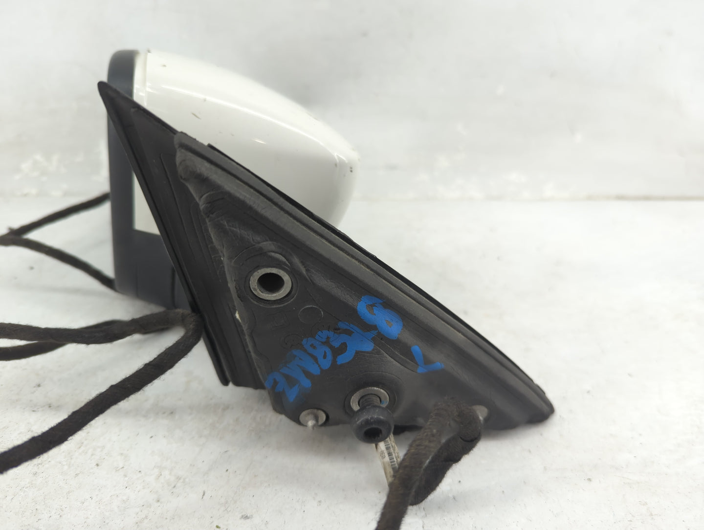 2013-2015 Volkswagen Passat Driver Side View Mirror - Left Door Mirror OEM Used - Oemusedautoparts1.com