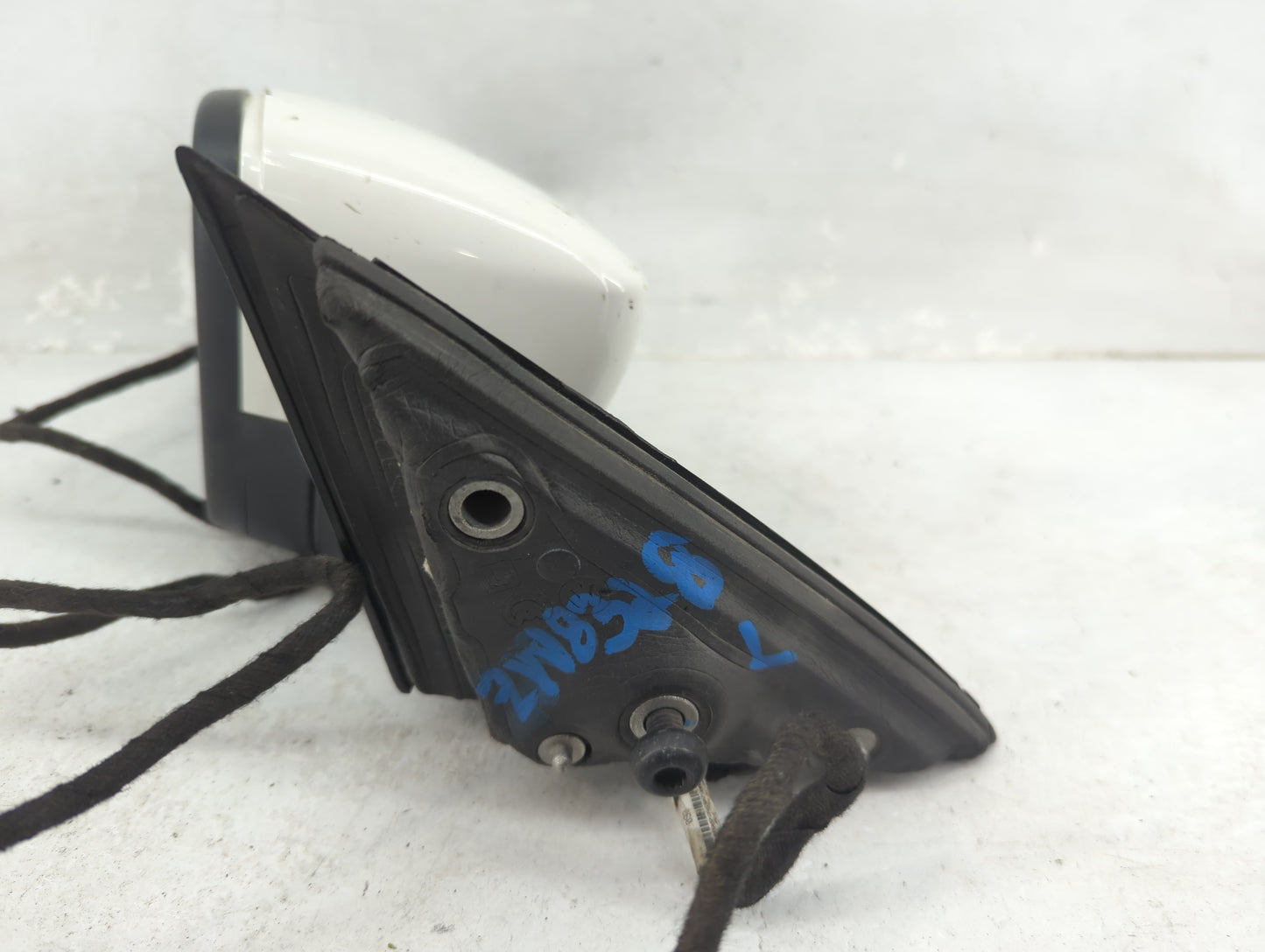 2013-2015 Volkswagen Passat Driver Side View Mirror - Left Door Mirror OEM Used - Oemusedautoparts1.com