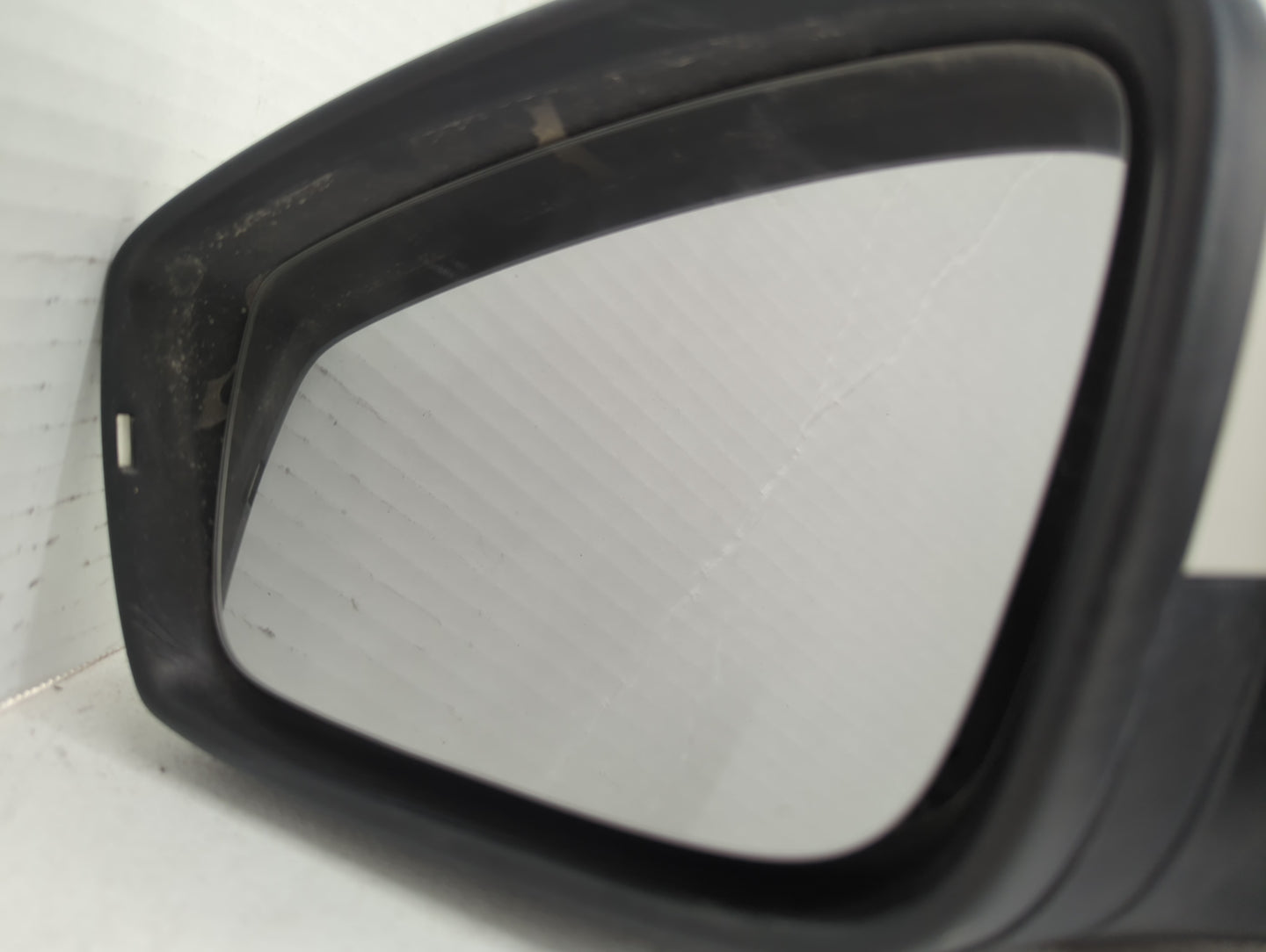 2013-2015 Volkswagen Passat Driver Side View Mirror - Left Door Mirror OEM Used - Oemusedautoparts1.com