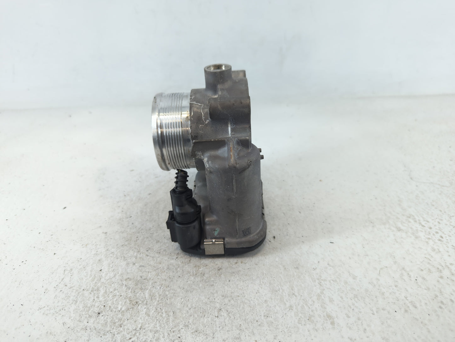 2014-2017 Volkswagen Passat Throttle Body P/N:06K 133 062 D Fits Fits 2014 2015 2016 2017 OEM Used Auto Parts - Oemusedautop