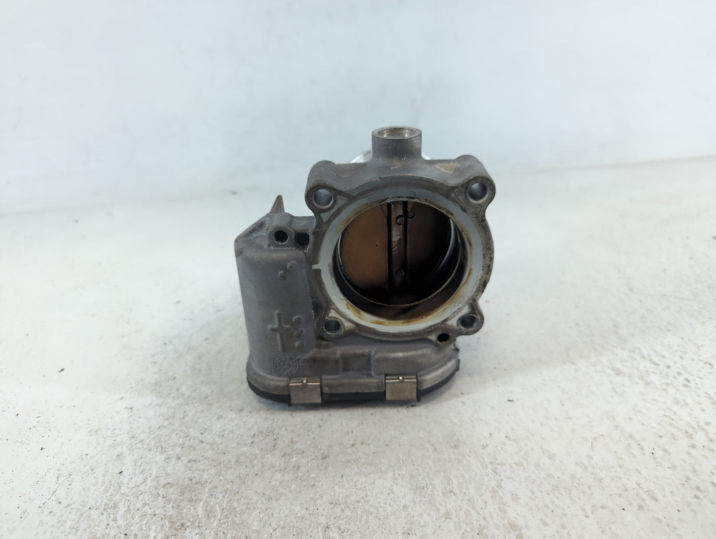 2014-2017 Volkswagen Passat Throttle Body P/N:06K 133 062 D Fits Fits 2014 2015 2016 2017 OEM Used Auto Parts - Oemusedautop