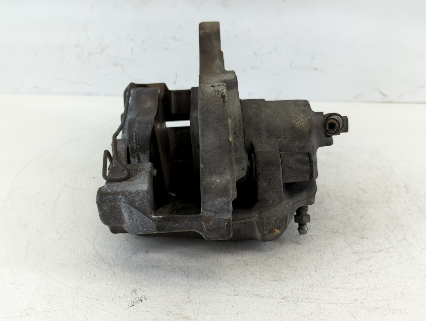 2012-2014 Volkswagen Passat Front Passenger Right Brake Caliper - Oemusedautoparts1.com