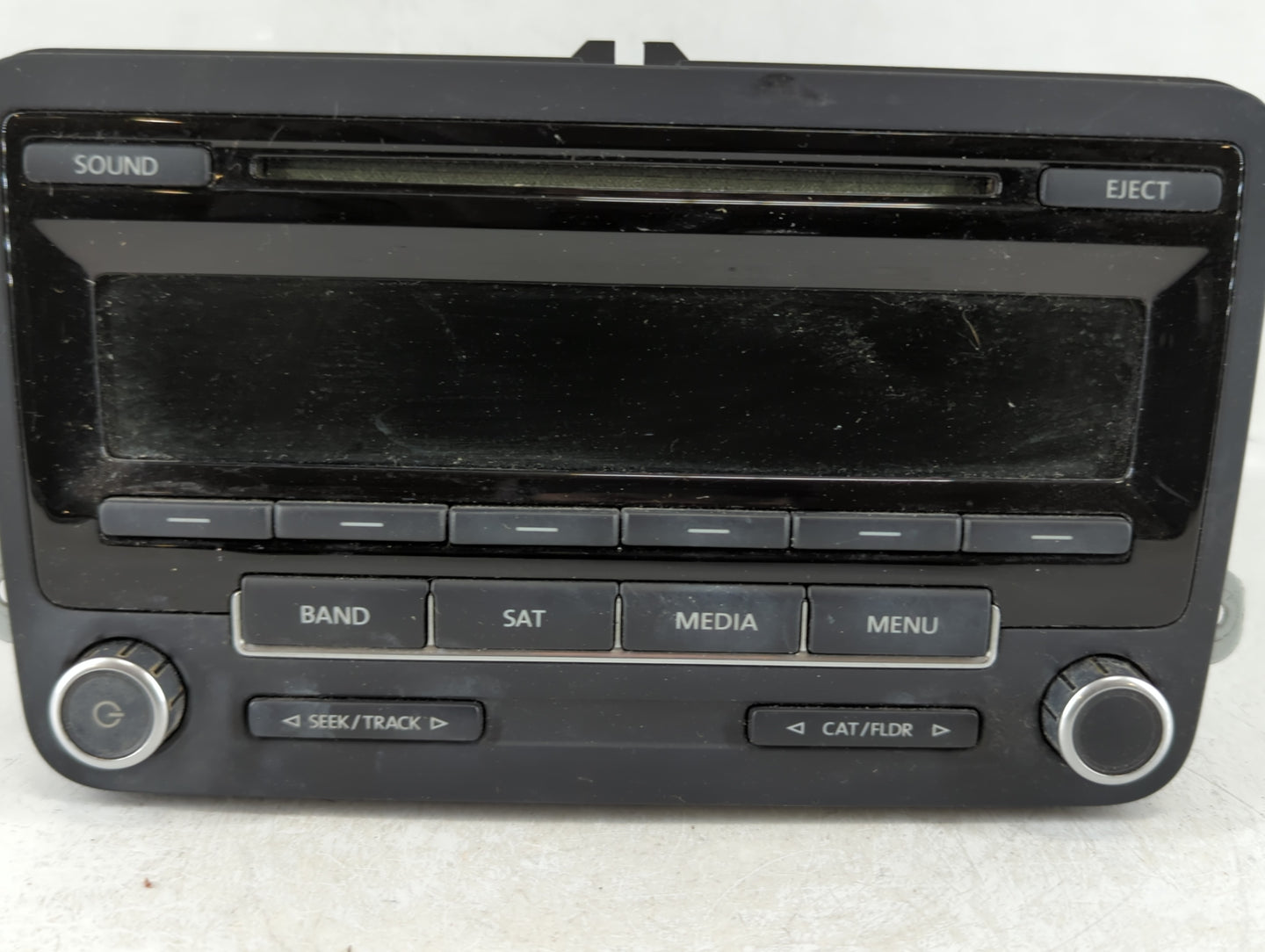 2012-2015 Volkswagen Passat Am Fm Cd Player Radio Receiver - Oemusedautoparts1.com