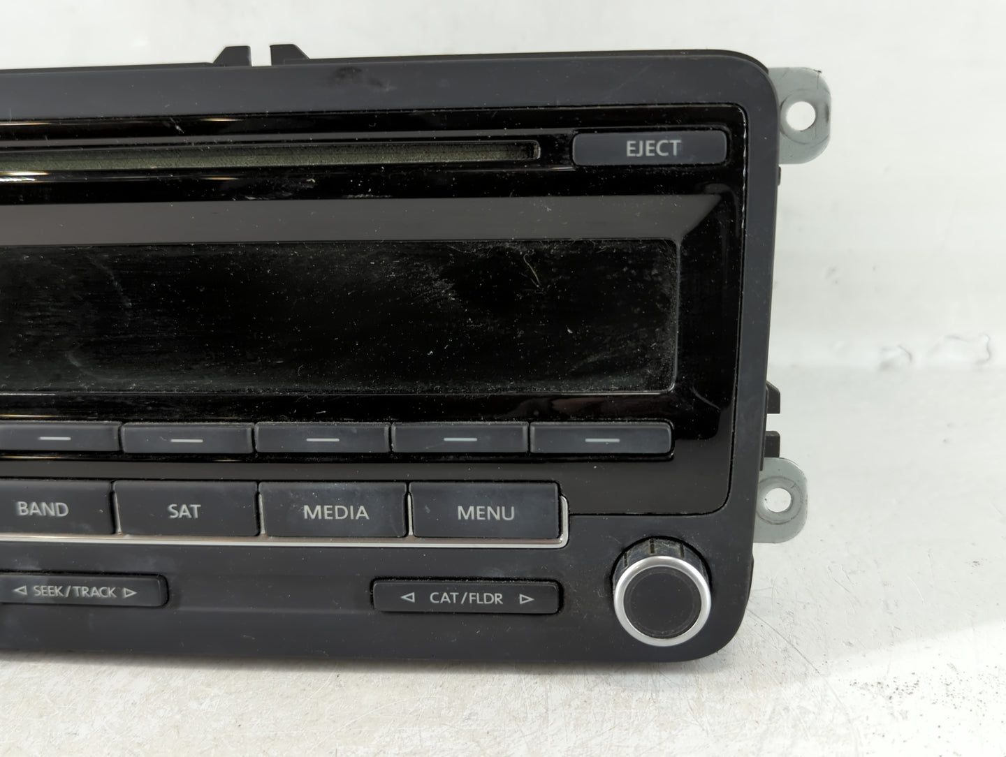 2012-2015 Volkswagen Passat Am Fm Cd Player Radio Receiver - Oemusedautoparts1.com