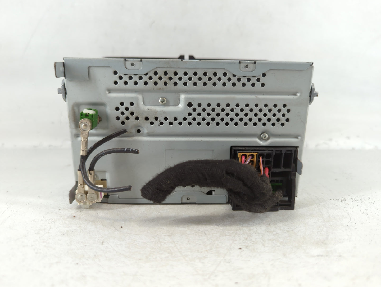 2012-2015 Volkswagen Passat Am Fm Cd Player Radio Receiver - Oemusedautoparts1.com