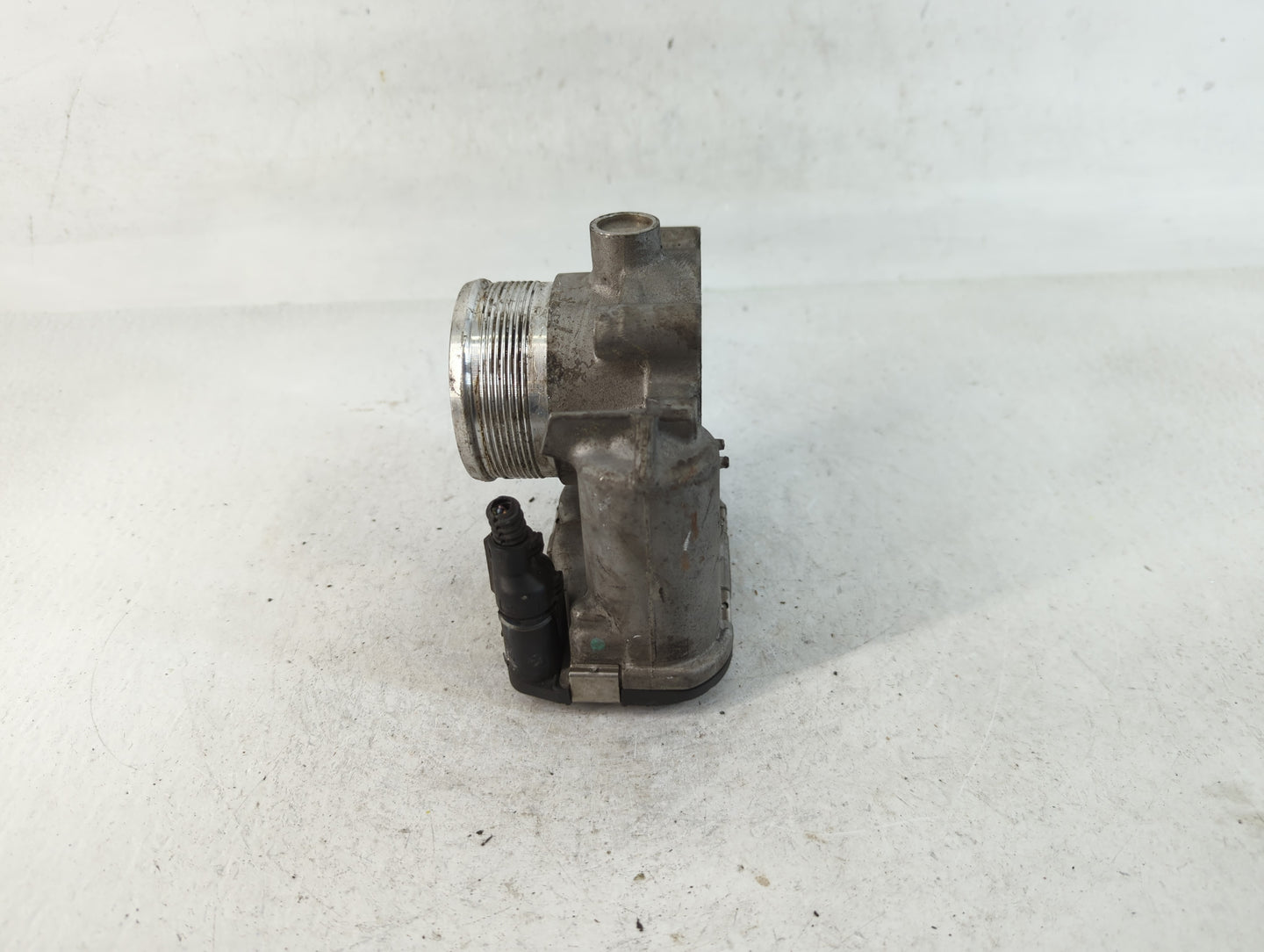 2014-2017 Volkswagen Passat Throttle Body P/N:06K 133 062 D Fits Fits 2014 2015 2016 2017 OEM Used Auto Parts - Oemusedautop
