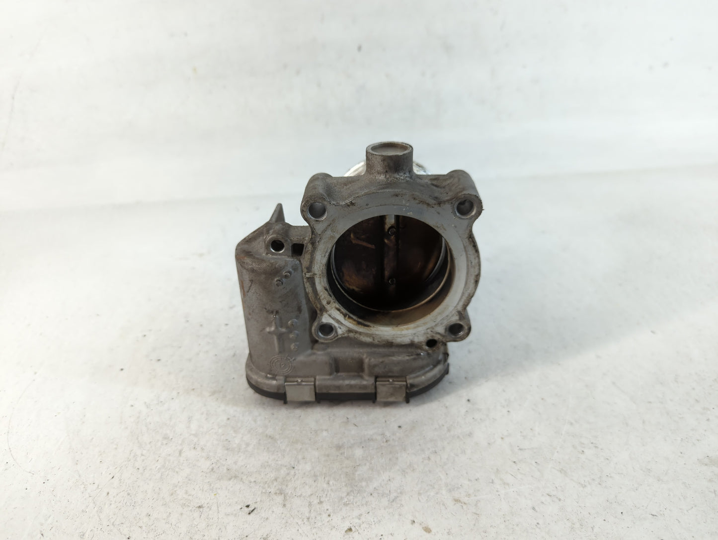 2014-2017 Volkswagen Passat Throttle Body P/N:06K 133 062 D Fits Fits 2014 2015 2016 2017 OEM Used Auto Parts - Oemusedautop