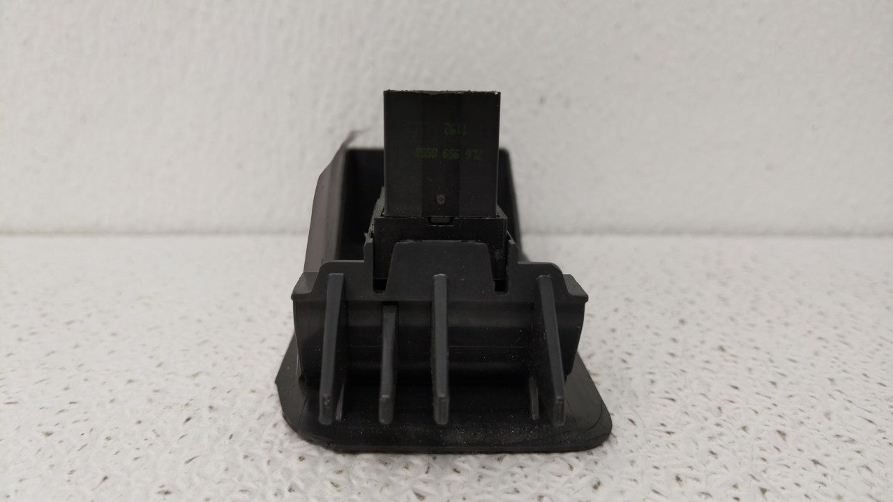 2014 Volkswagen Passat Driver Left Rear Power Window Switch 561.867.376 - Oemusedautoparts1.com