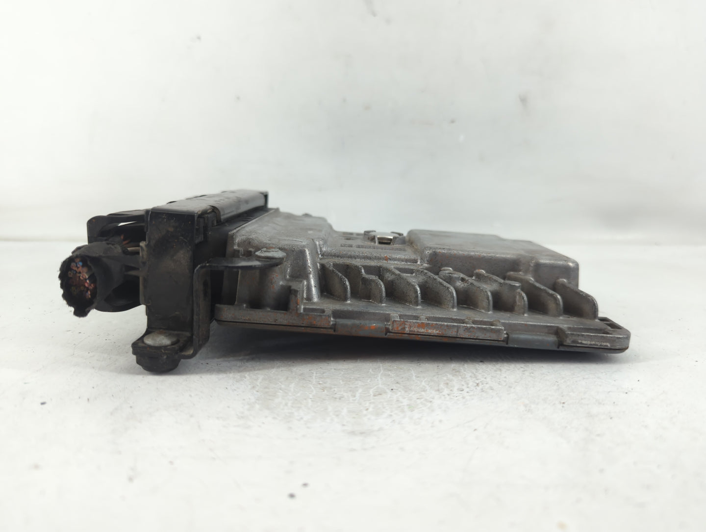 2014 Volkswagen Passat PCM Engine Control Computer ECU ECM PCU OEM P/N:06K 906 070 J Fits OEM Used Auto Parts - Oemusedautop