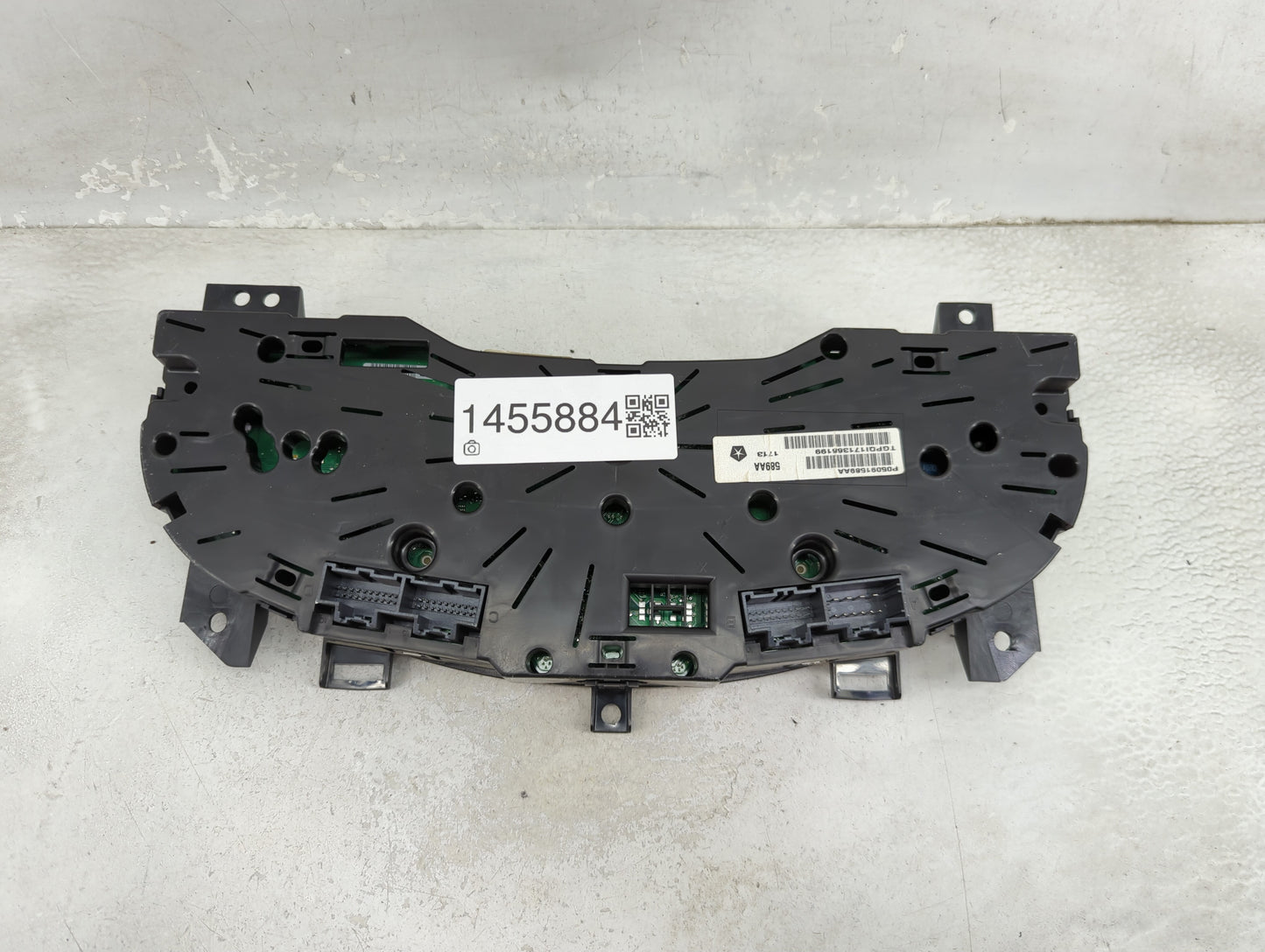 2012-2014 Volkswagen Routan Instrument Cluster Speedometer Gauges P/N:P05091589AA TGPQI171366199 Miles: Fits Fits 2012 2013 