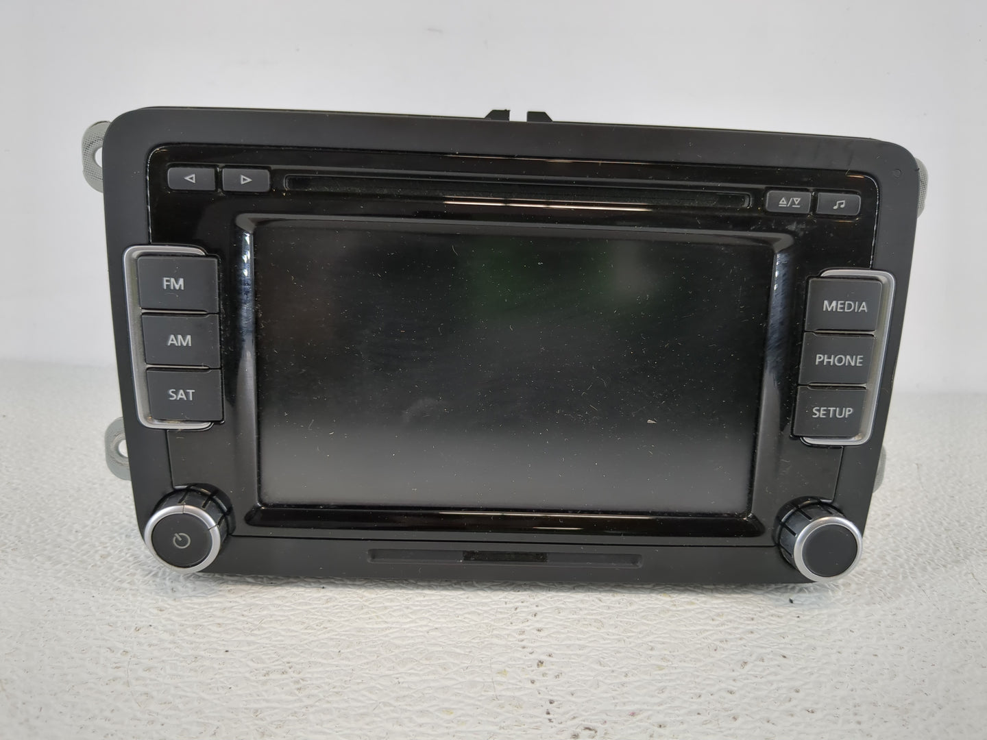 2009-2017 Volkswagen Tiguan Radio AM FM Cd Player Receiver Replacement P/N:1K0 035 188 F Fits OEM Used Auto Parts - Oemuseda