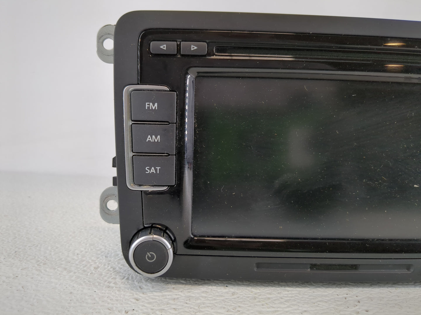 2009-2017 Volkswagen Tiguan Radio AM FM Cd Player Receiver Replacement P/N:1K0 035 188 F Fits OEM Used Auto Parts - Oemuseda