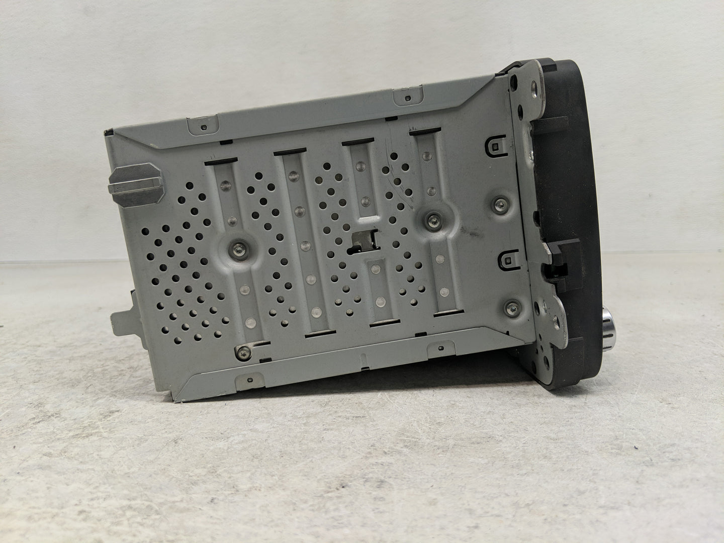 2009-2017 Volkswagen Tiguan Radio AM FM Cd Player Receiver Replacement P/N:5N0 035 164 D Fits OEM Used Auto Parts - Oemuseda