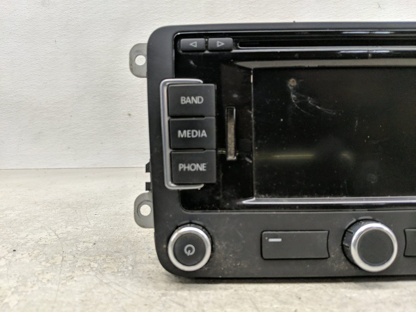 2009-2017 Volkswagen Tiguan Radio AM FM Cd Player Receiver Replacement P/N:VW RNS 315 NAR Fits OEM Used Auto Parts - Oemused