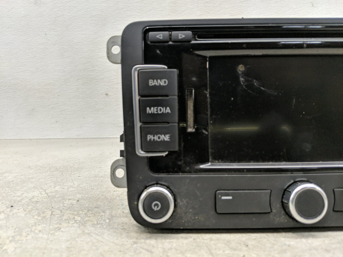 2009-2017 Volkswagen Tiguan Radio AM FM Cd Player Receiver Replacement P/N:VW RNS 315 NAR Fits OEM Used Auto Parts - Oemused