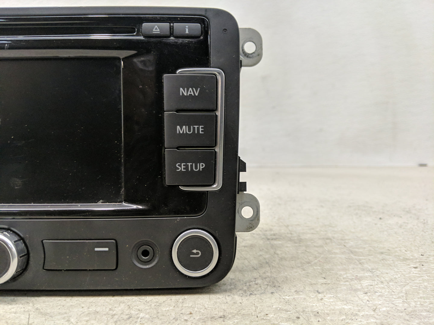 2009-2017 Volkswagen Tiguan Radio AM FM Cd Player Receiver Replacement P/N:VW RNS 315 NAR Fits OEM Used Auto Parts - Oemused