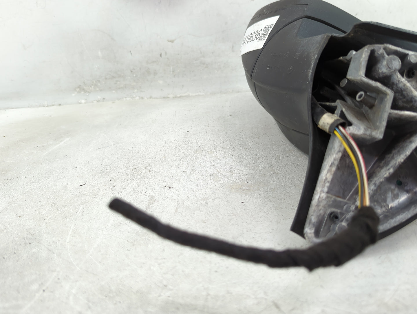 2009-2018 Volkswagen Tiguan Driver Side View Mirror - Left Door Mirror OEM Used - Oemusedautoparts1.com