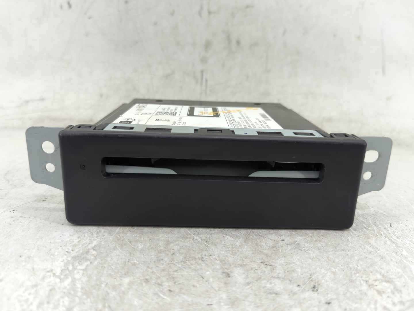 2009-2017 Volkswagen Tiguan Radio AM FM Cd Player Receiver Replacement P/N:84016435 Fits OEM Used Auto Parts - Oemusedautopa