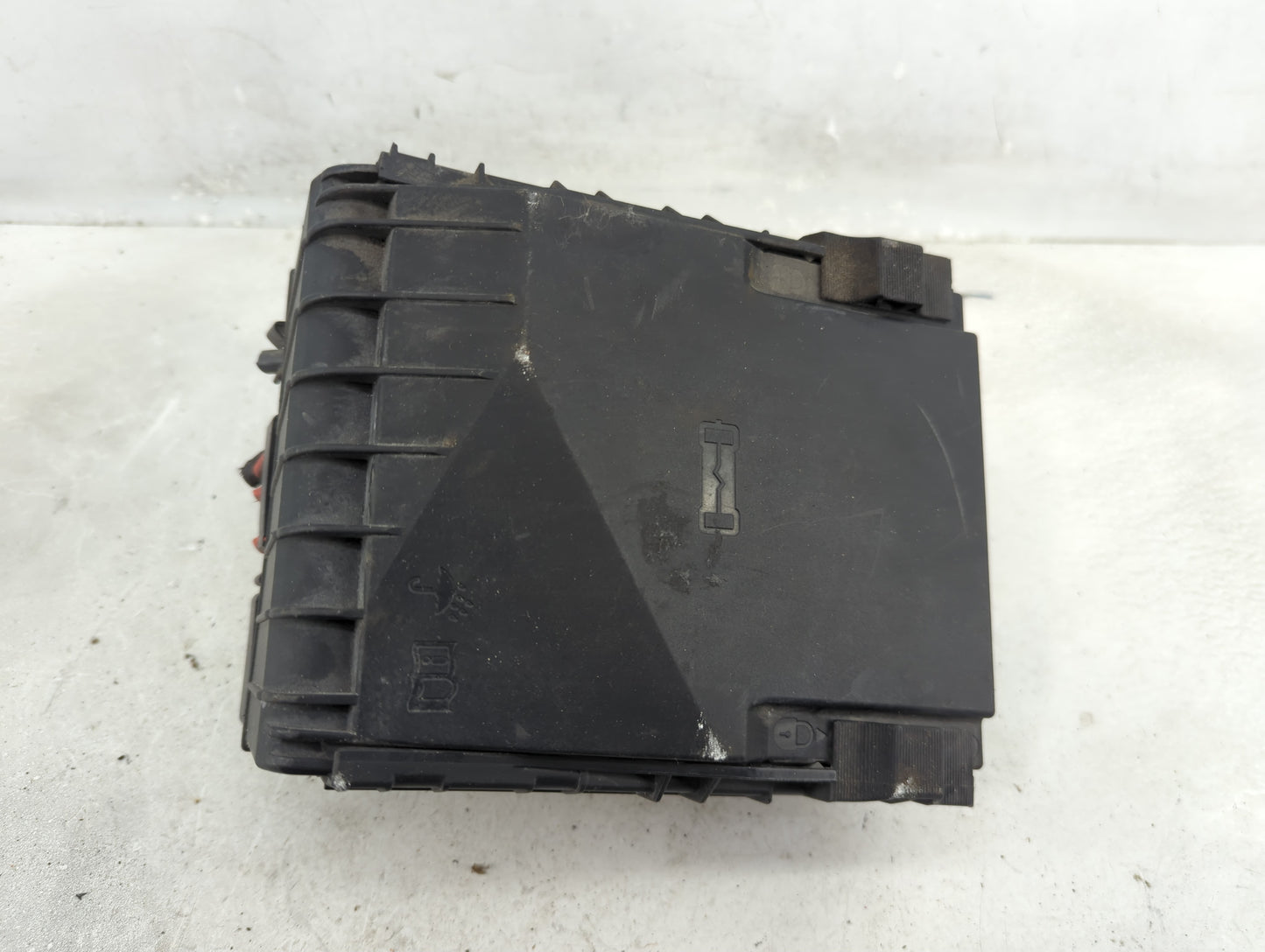 2012-2018 Volkswagen Tiguan Fusebox Fuse Box Panel Relay Module P/N:0-1418987-1 0-1718006-1 Fits OEM Used Auto Parts - Oemus