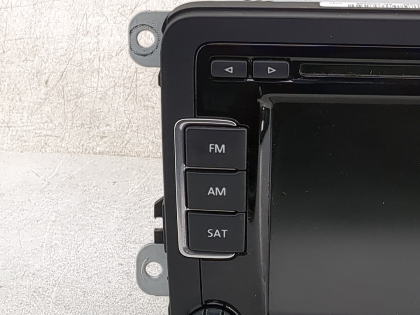 2009-2017 Volkswagen Tiguan Radio AM FM Cd Player Receiver Replacement P/N:1K0035188F 28372940 Fits OEM Used Auto Parts - Oe